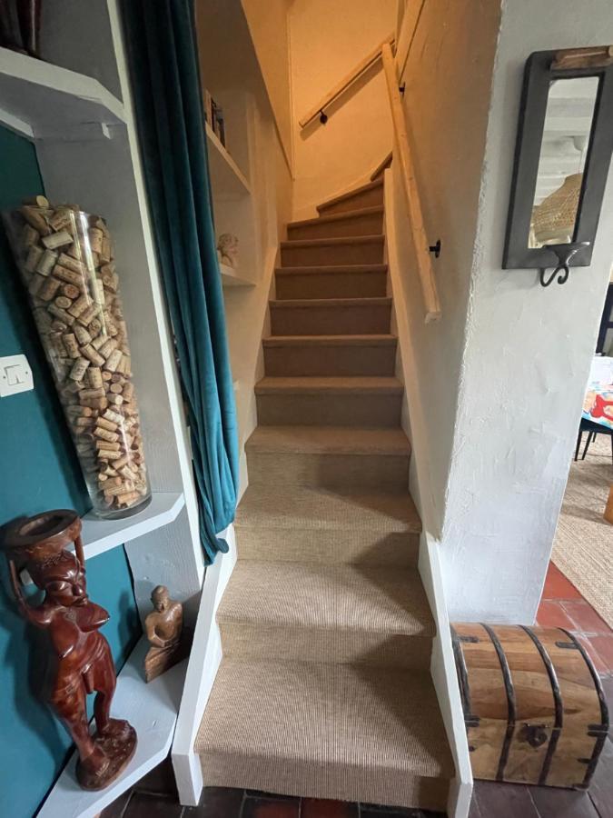 Bed and Breakfast Le Doux Refuge Esquay-sur-Seulles Exterior foto