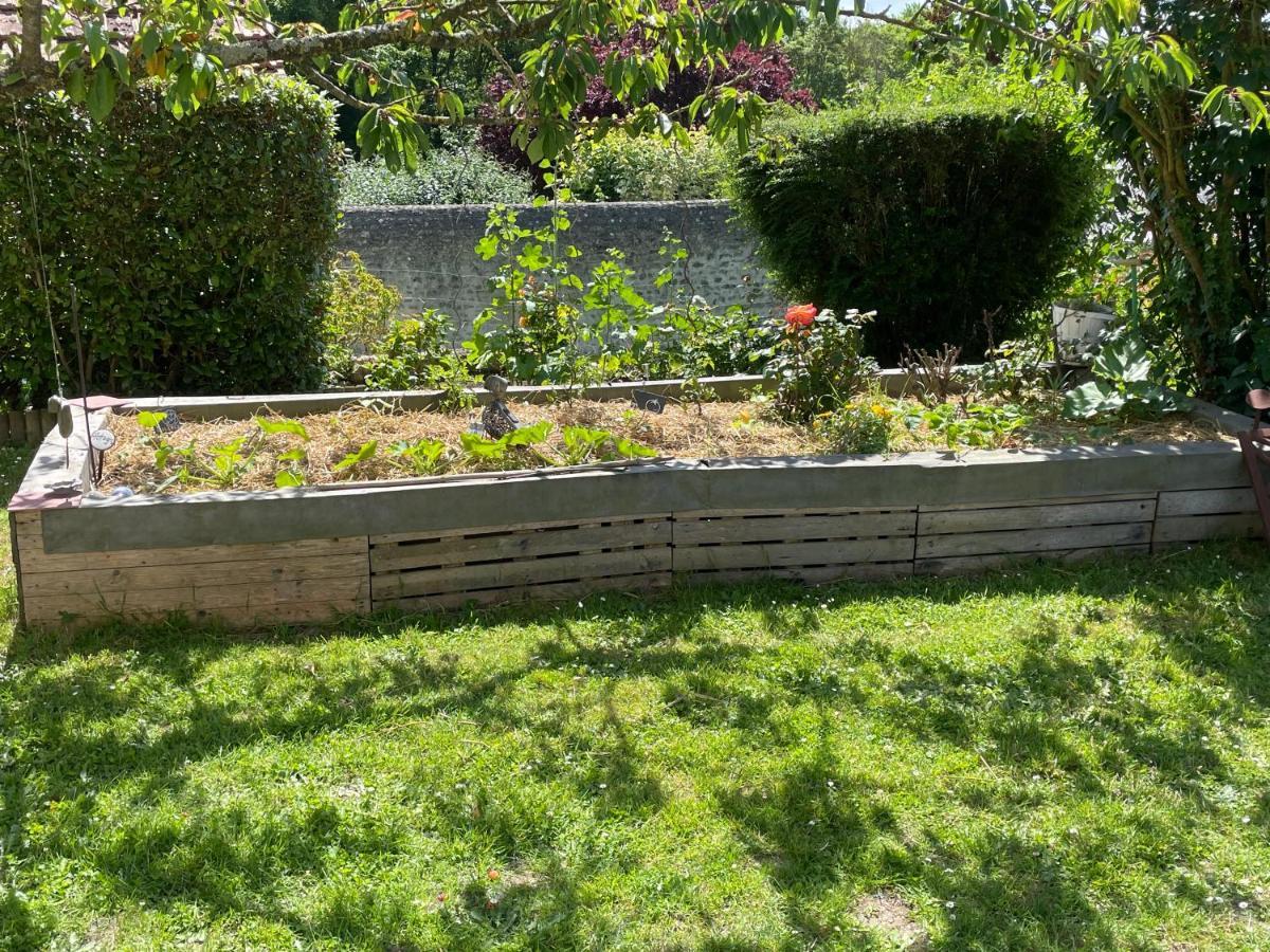 Bed and Breakfast Le Doux Refuge Esquay-sur-Seulles Exterior foto