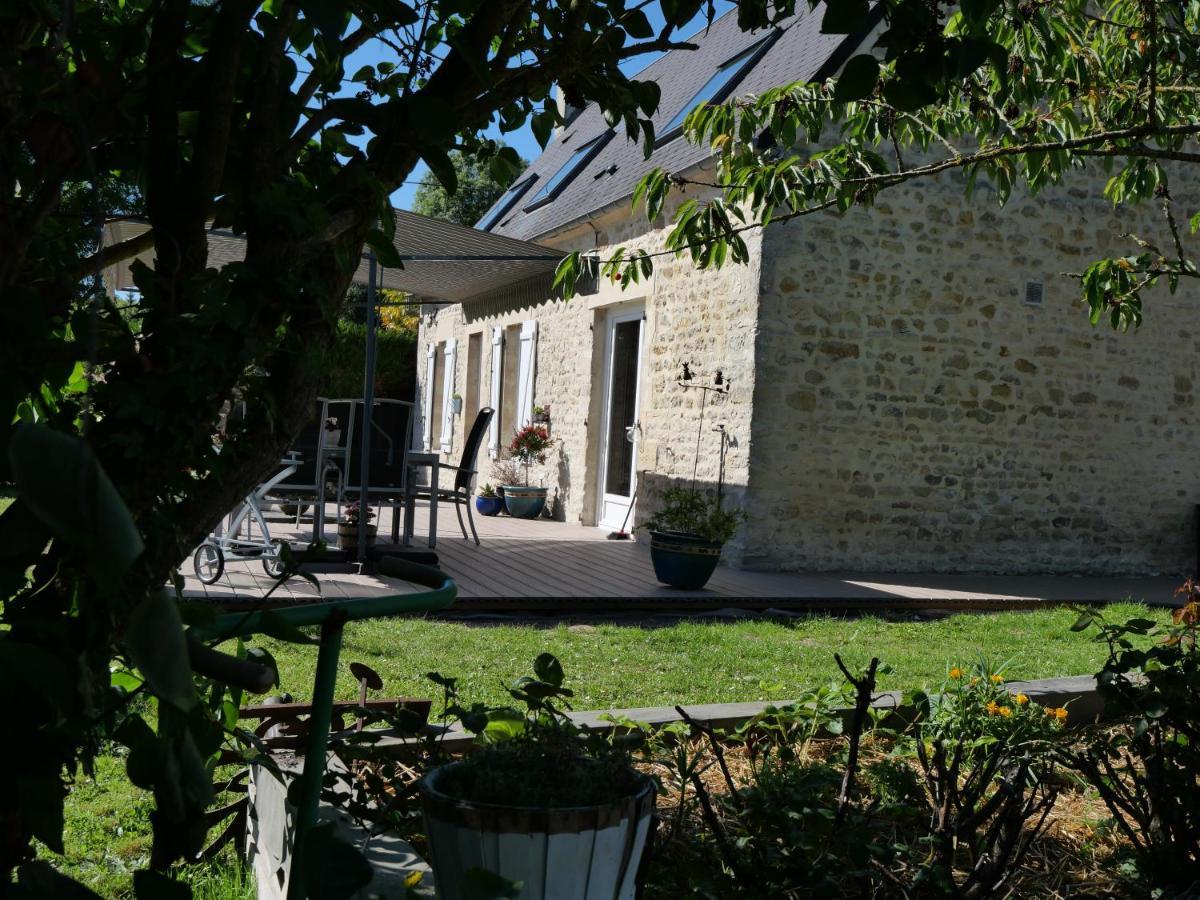 Bed and Breakfast Le Doux Refuge Esquay-sur-Seulles Exterior foto